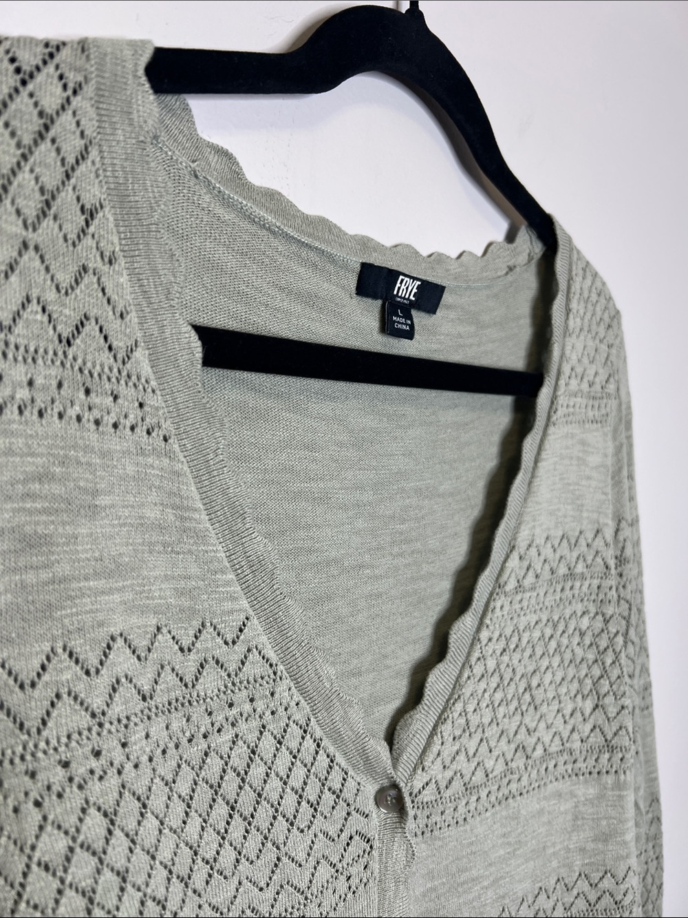 FRYE Light Sage Green V Neck 100% Cotton Cardigan Sweater size Large - Picture 10 of 14
